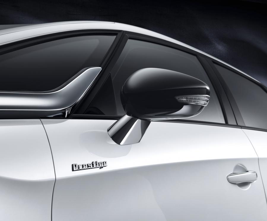 Детали экстерьера DS 5 Prestige 2017 года  (фото 3 из 7)